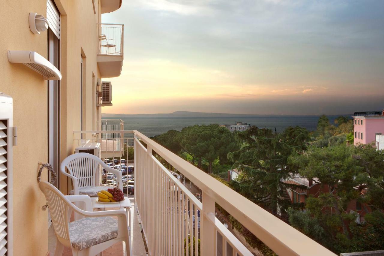 Apartamento Cafiero Flat Península Sorrentina Exterior foto